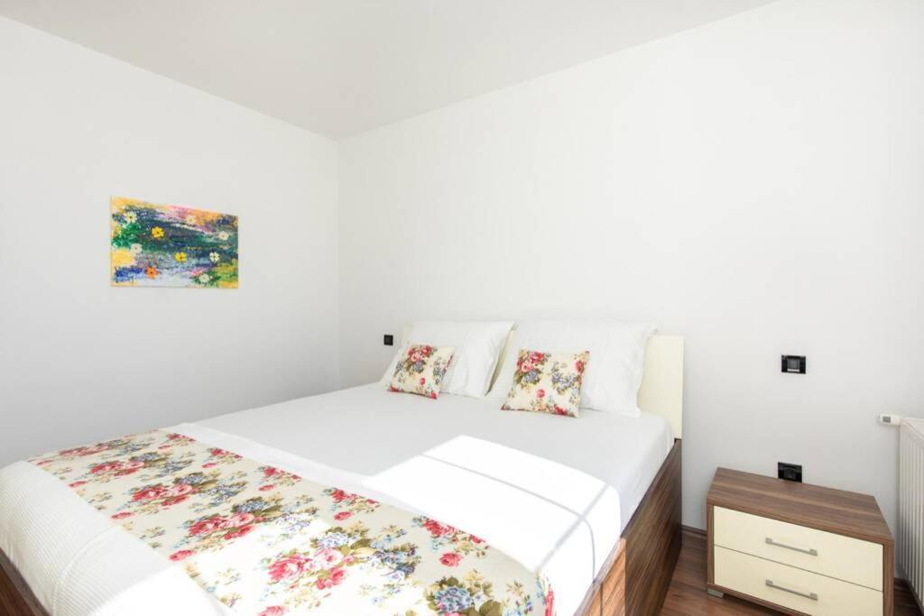Apartment Natali Punat- Free Parking On Premises エクステリア 写真